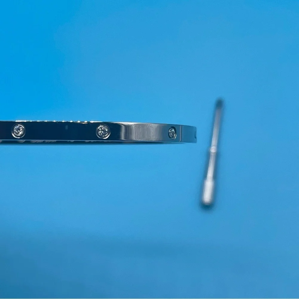 Elegant‎ Silver Bracelet